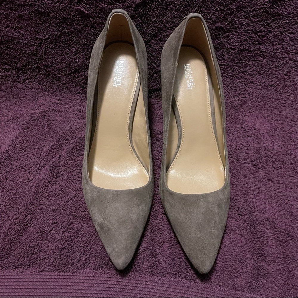 Shoes - Picture 2 of 6